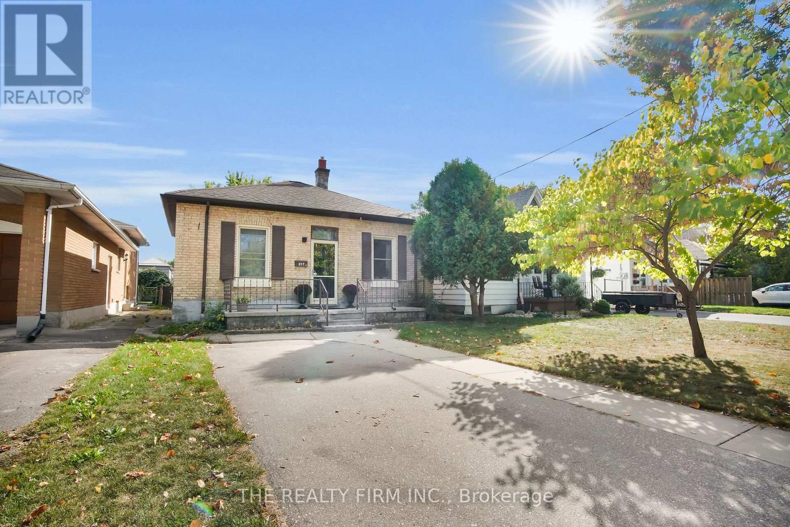 317 Simcoe Street, London East (East K), Ontario  N6B 1J4 - Photo 2 - X12453869