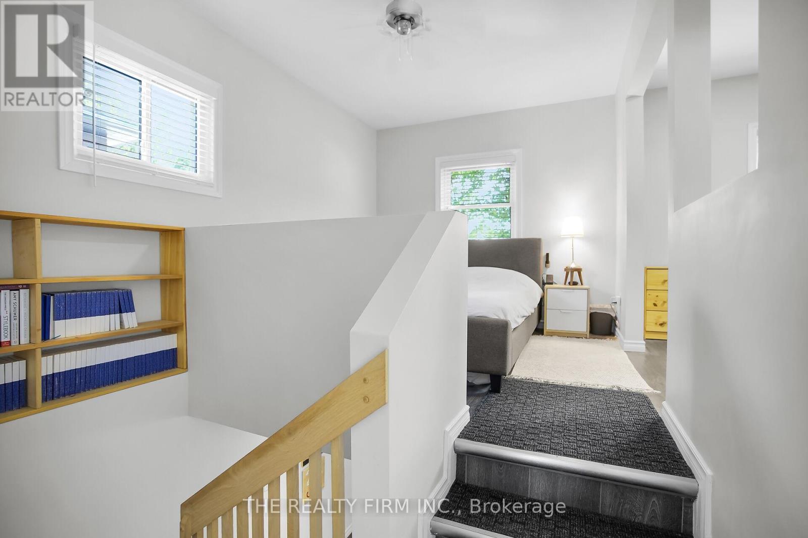317 Simcoe Street, London East (East K), Ontario  N6B 1J4 - Photo 6 - X12453869