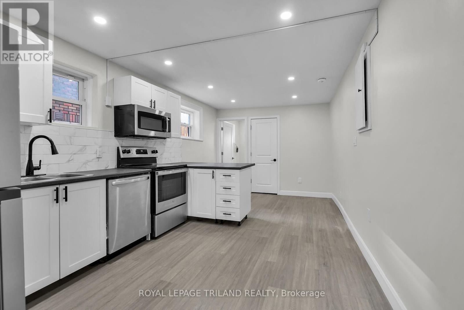 2 - 425 MCKENZIE AVENUE, London South, Ontario