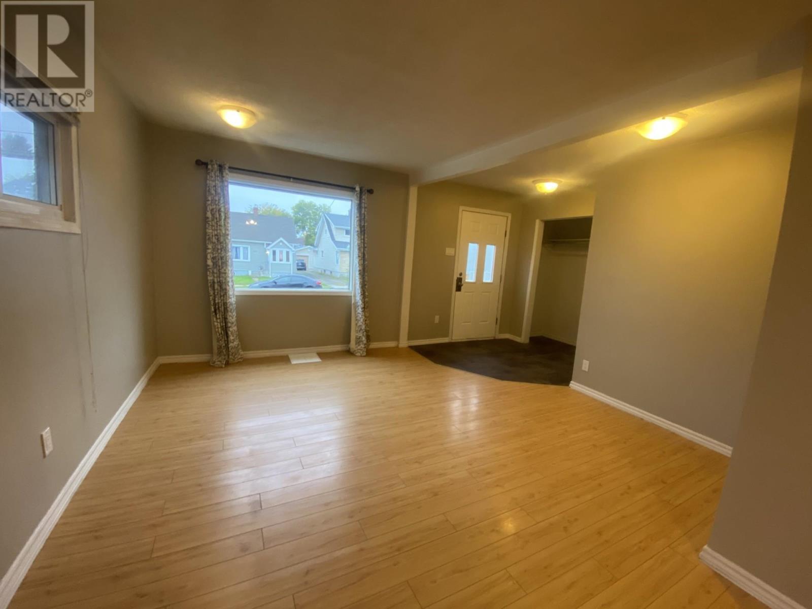 327 Rupert Street, Thunder Bay, Ontario  P7B 3X7 - Photo 8 - TB252888