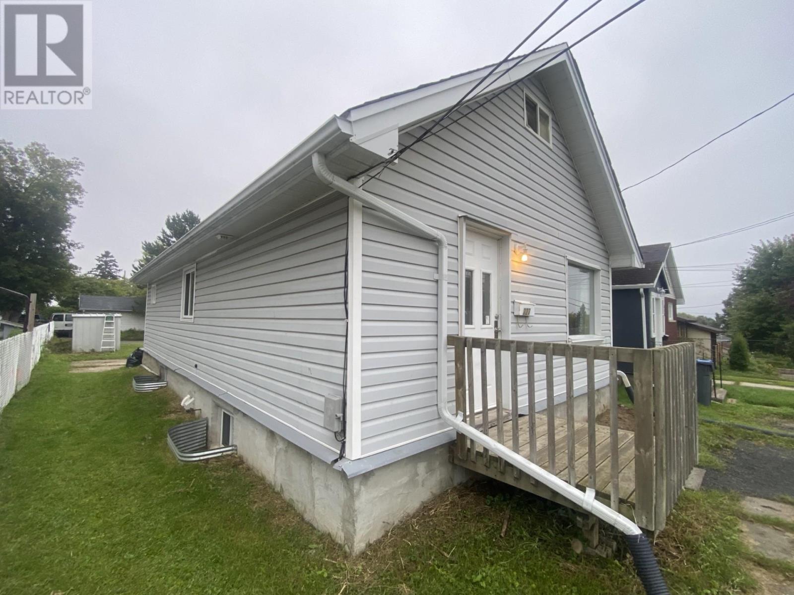327 Rupert Street, Thunder Bay, Ontario  P7B 3X7 - Photo 3 - TB252888