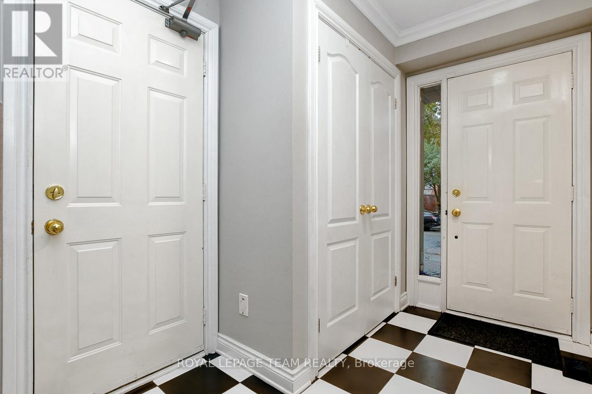 A - 142 Mcgillivray Street, Ottawa, Ontario  K1S 1K6 - Photo 3 - X12453905