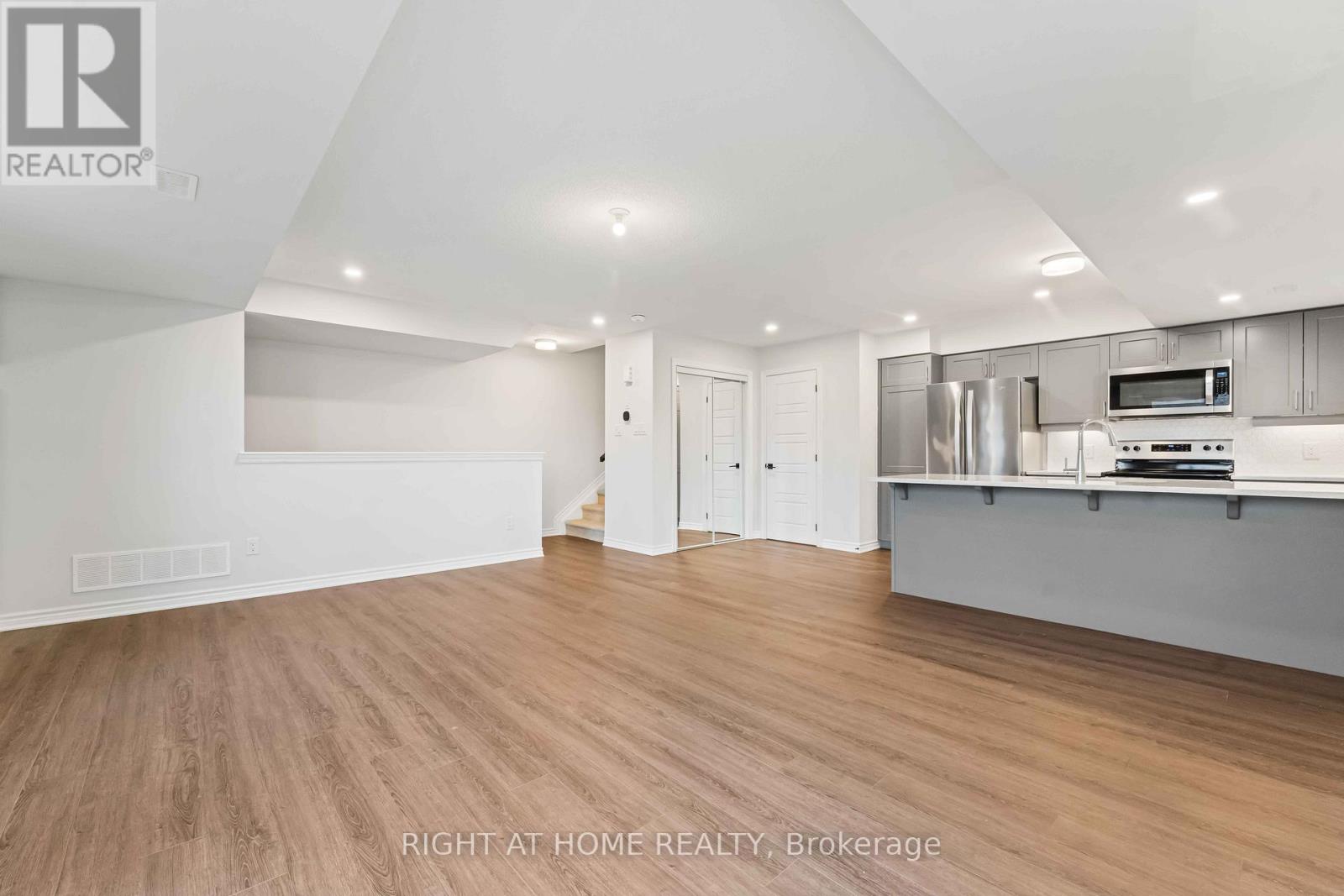 721 Rouncey Road, Ottawa, Ontario  K2V 0S5 - Photo 15 - X12453935