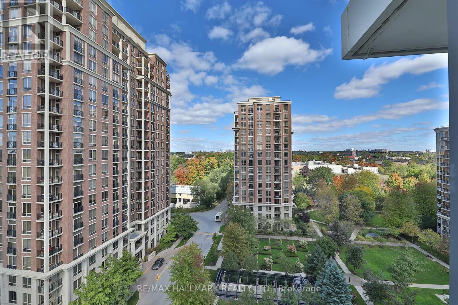 1037 - 20 Inn On The Park Drive, Toronto, Ontario  M3C 0P8 - Photo 28 - C12453422
