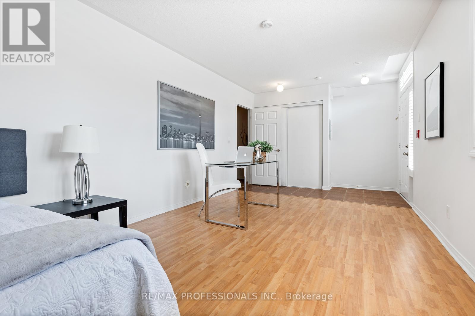 104 - 3400 Lake Shore Boulevard W, Toronto, Ontario  M8W 4Z9 - Photo 6 - W12424750