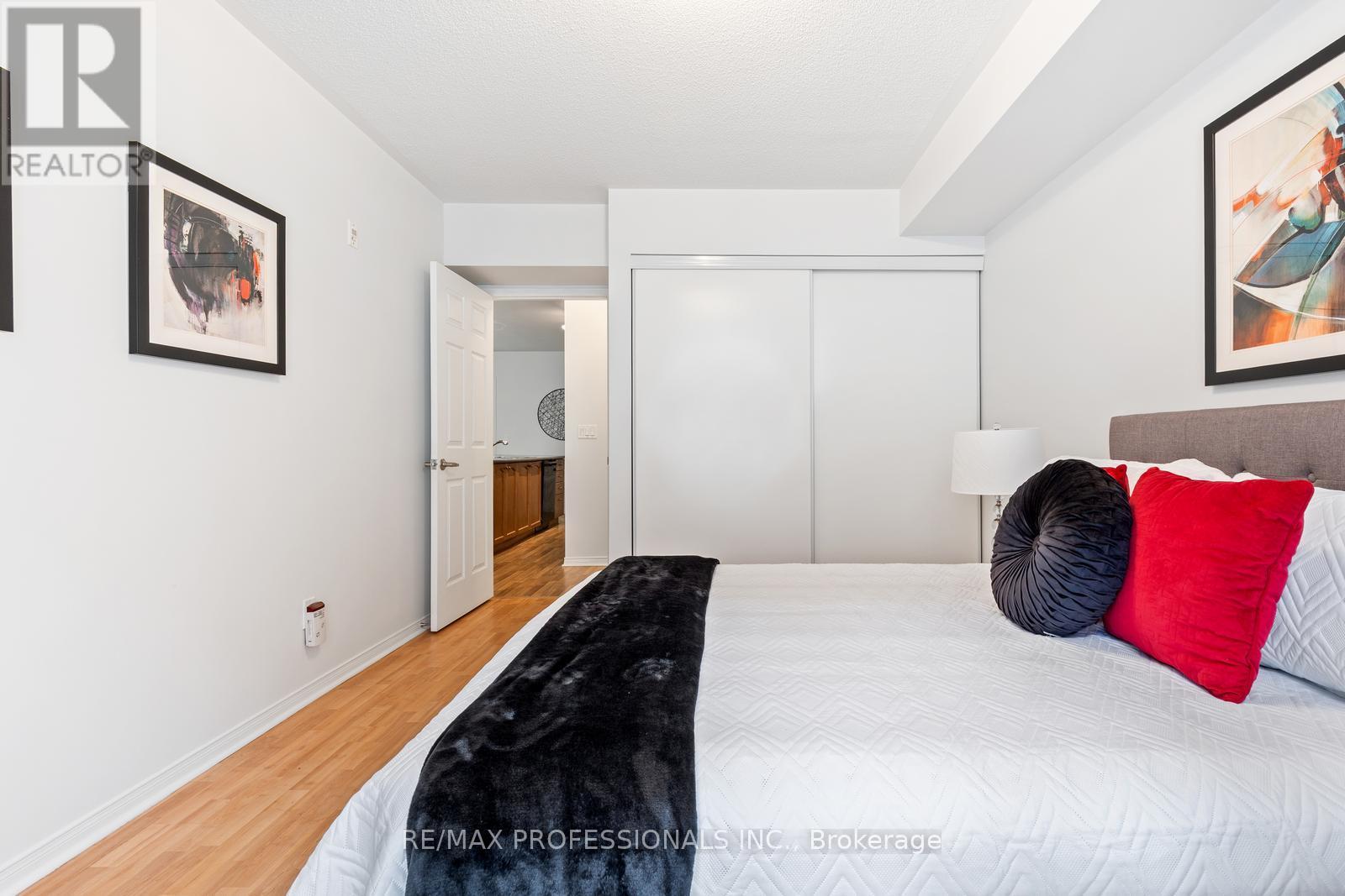 104 - 3400 Lake Shore Boulevard W, Toronto, Ontario  M8W 4Z9 - Photo 19 - W12424750