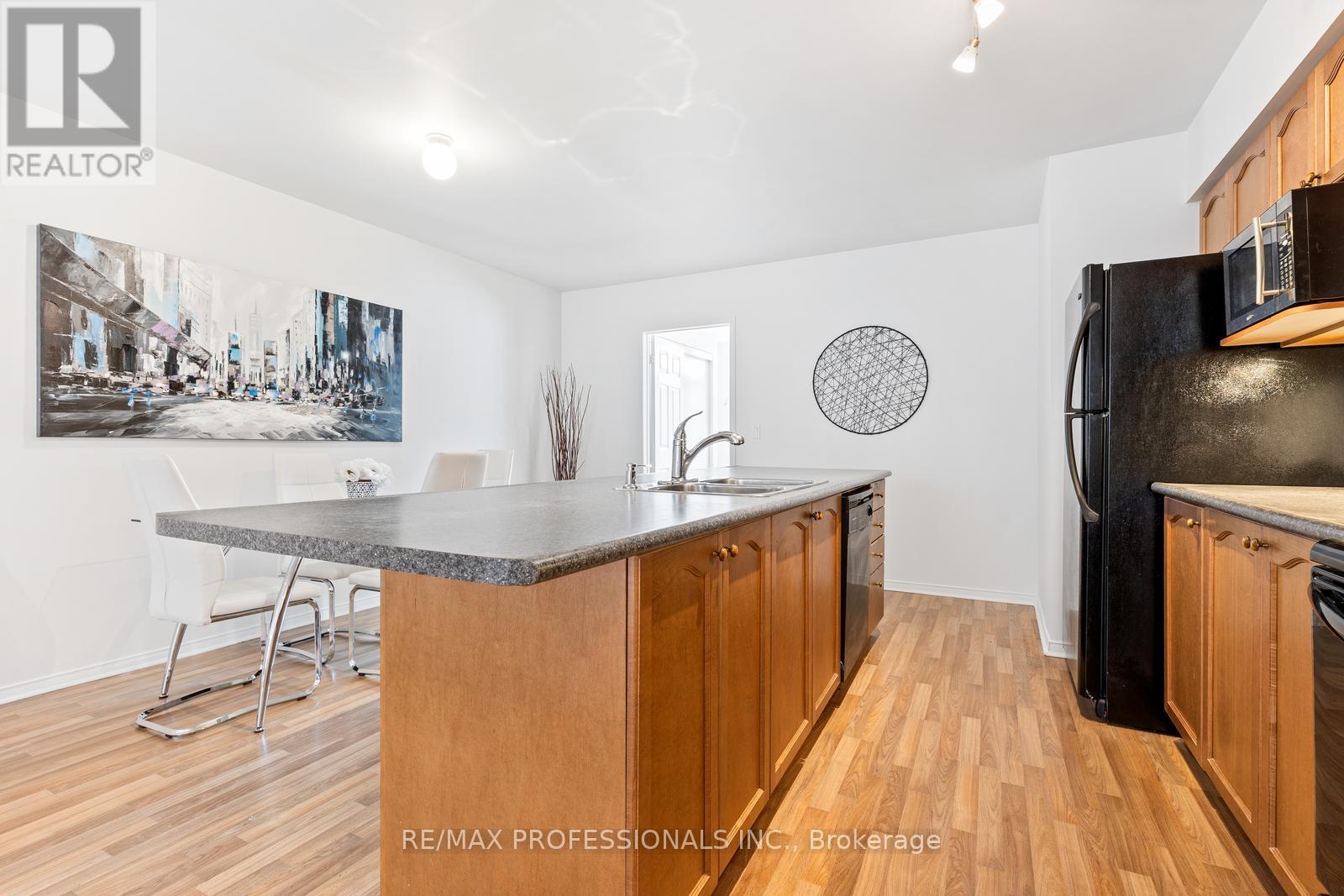 104 - 3400 Lake Shore Boulevard W, Toronto, Ontario  M8W 4Z9 - Photo 11 - W12424750