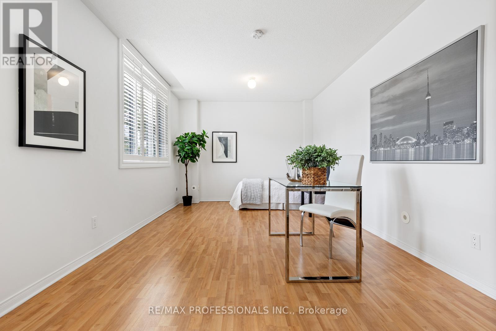 104 - 3400 Lake Shore Boulevard W, Toronto, Ontario  M8W 4Z9 - Photo 3 - W12424750