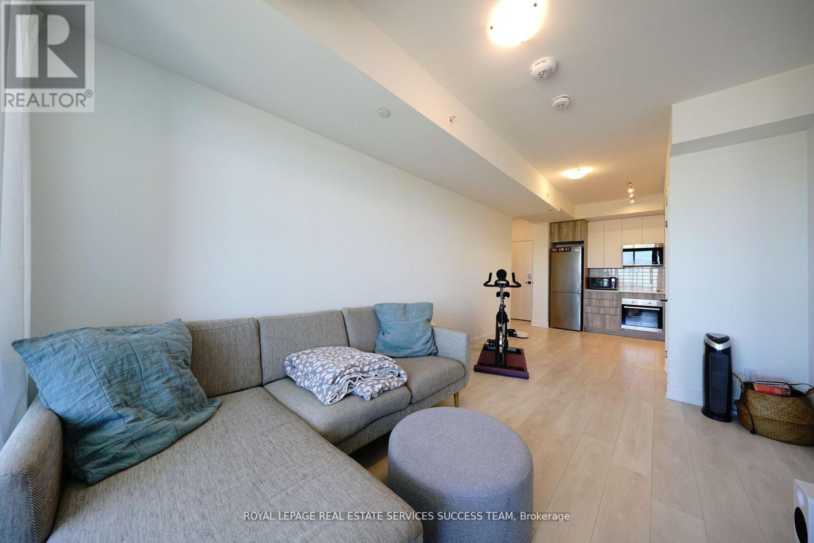 1301 - 2481 Taunton Road, Oakville, Ontario  L6H 3R7 - Photo 10 - W12453644
