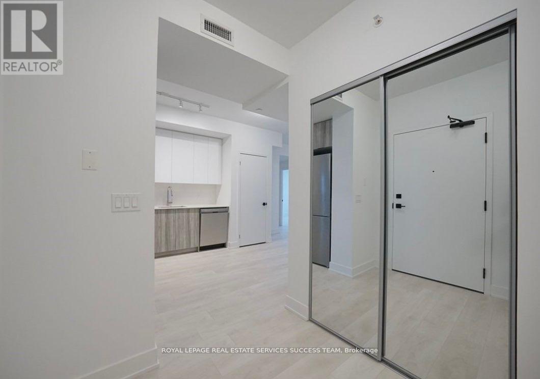 1301 - 2481 Taunton Road, Oakville, Ontario  L6H 3R7 - Photo 6 - W12453644