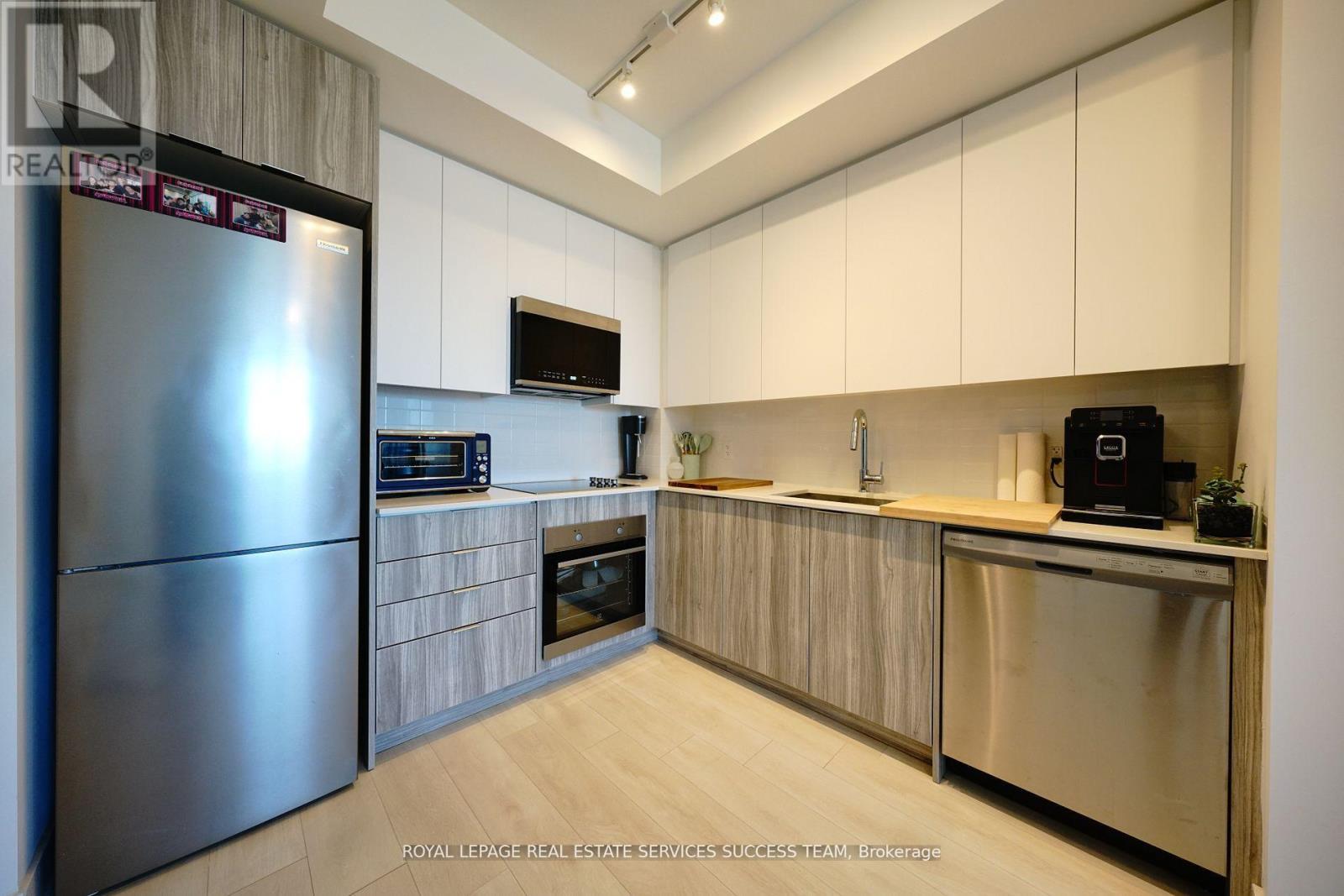1301 - 2481 Taunton Road, Oakville, Ontario  L6H 3R7 - Photo 9 - W12453644