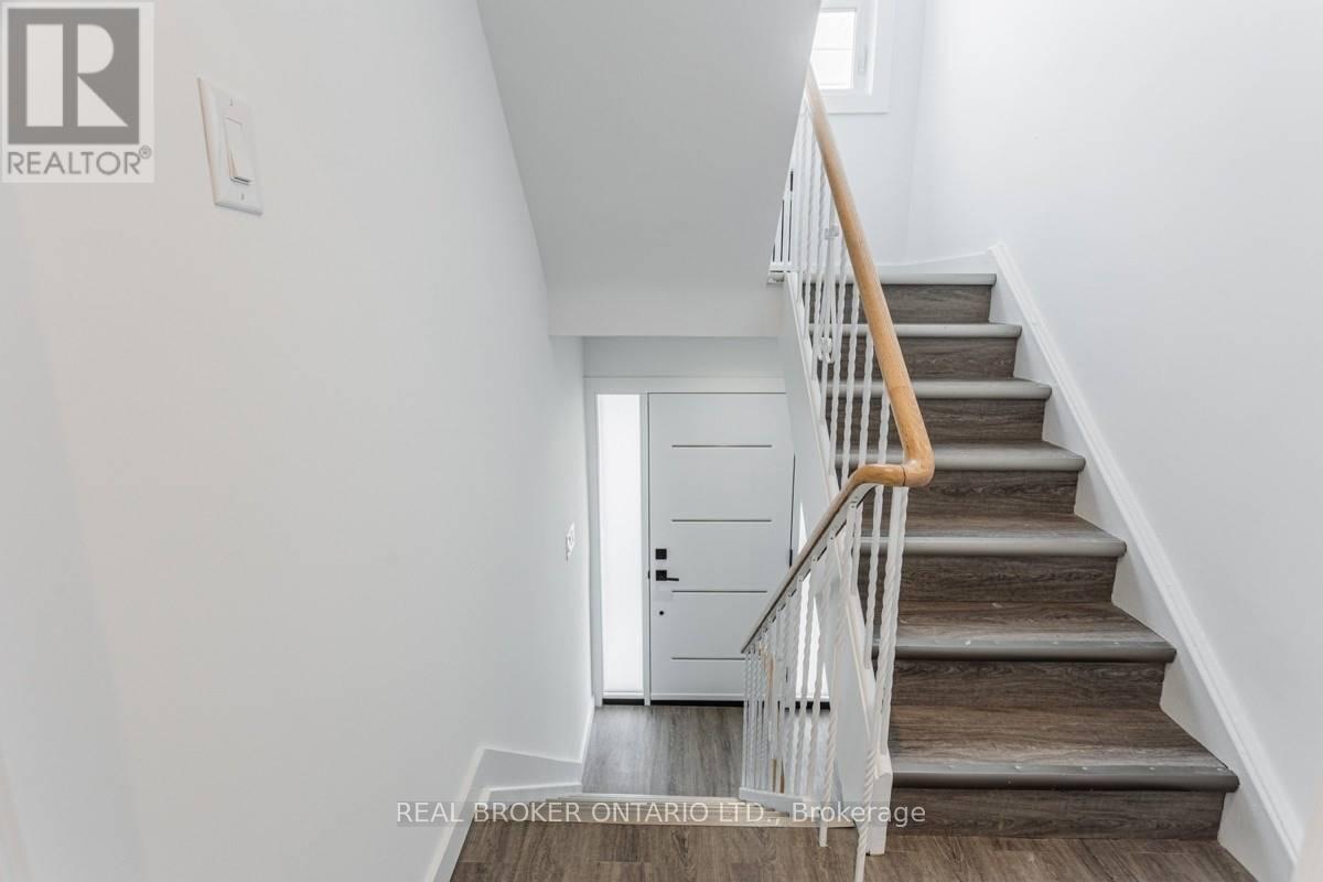 #2 - 185 Bowie Avenue, Toronto, Ontario  M6E 2R5 - Photo 10 - W12453656
