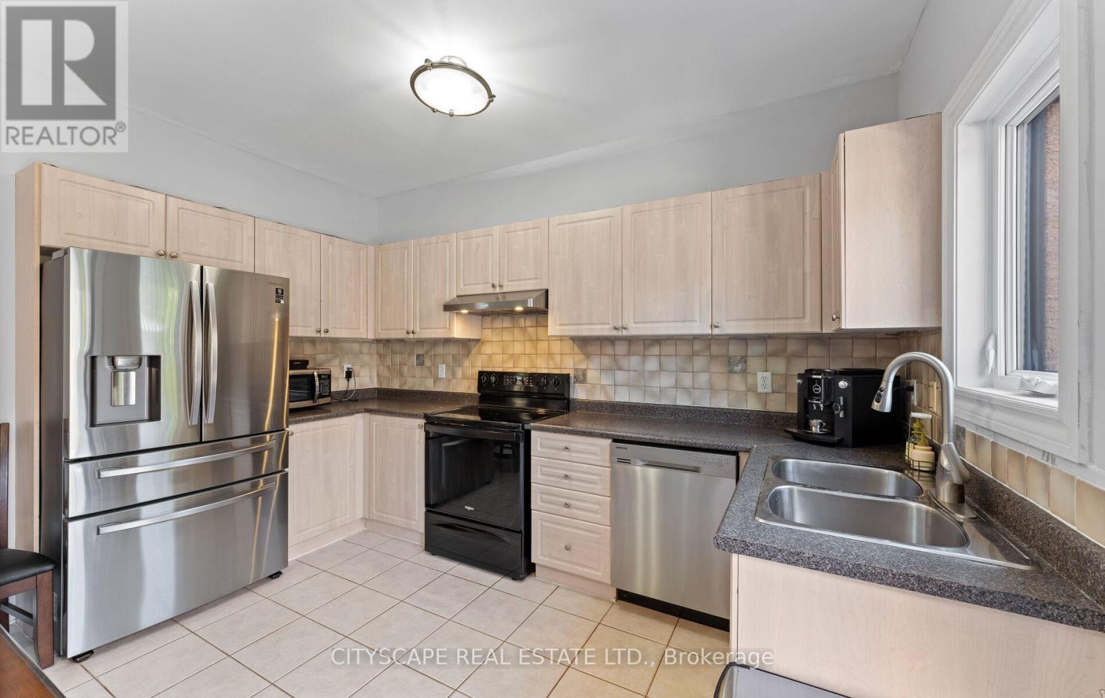 5760 Raftsman Cove Street, Mississauga (Churchill Meadows), Ontario  L5M 7B3 - Photo 15 - W12453661