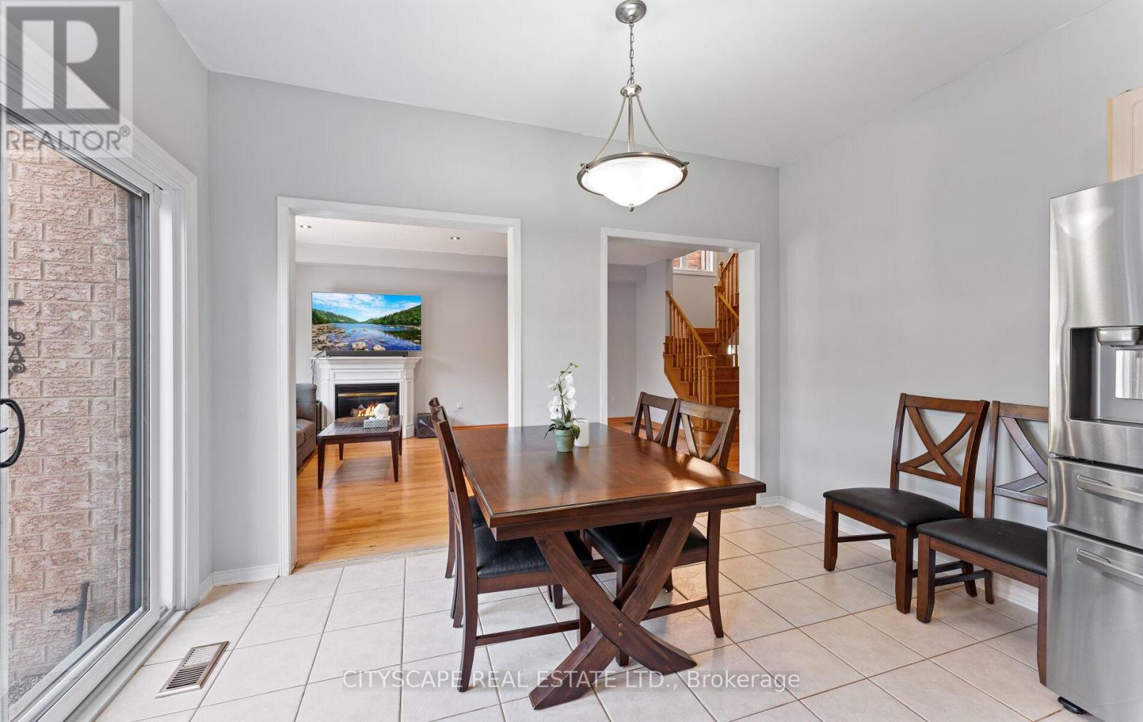 5760 Raftsman Cove Street, Mississauga (Churchill Meadows), Ontario  L5M 7B3 - Photo 16 - W12453661