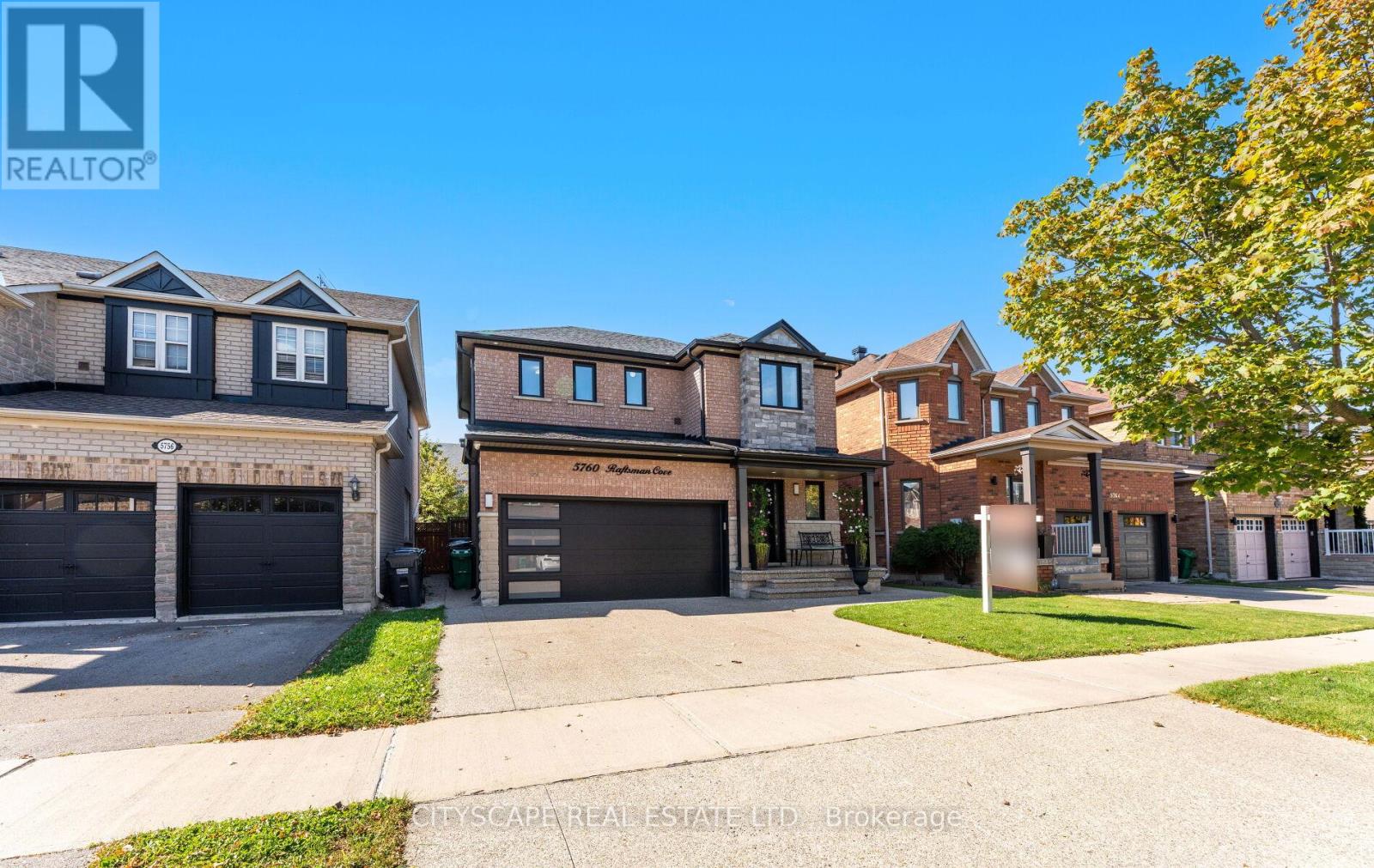 5760 Raftsman Cove Street, Mississauga (Churchill Meadows), Ontario  L5M 7B3 - Photo 4 - W12453661