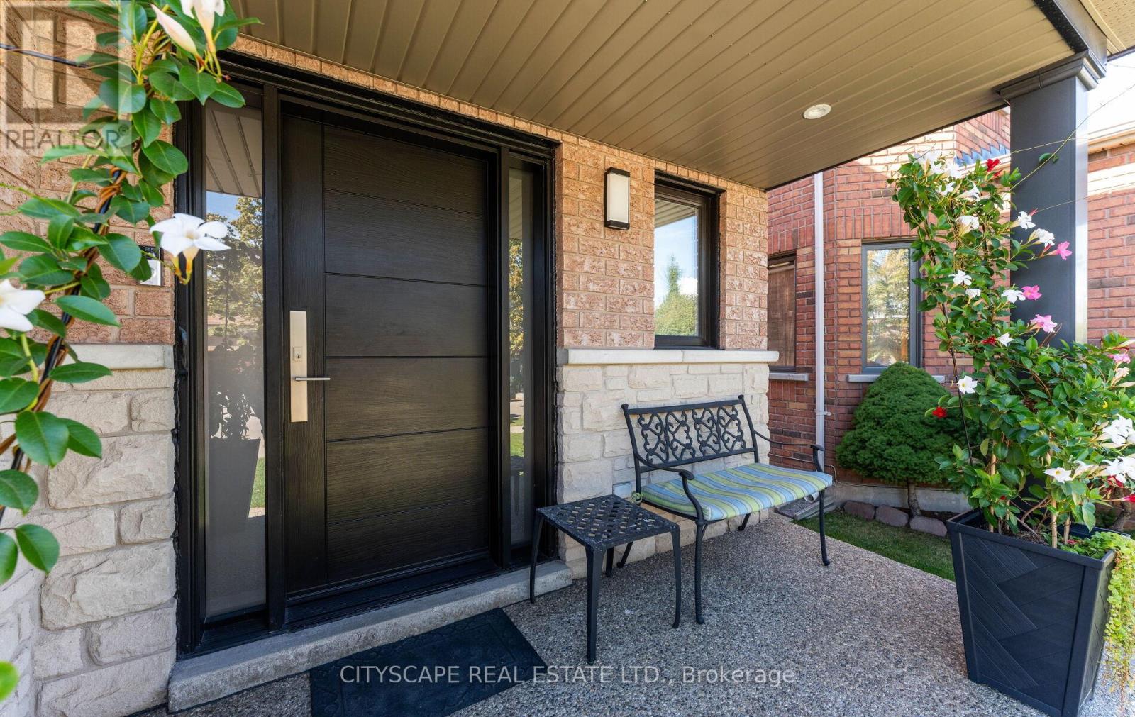 5760 Raftsman Cove Street, Mississauga (Churchill Meadows), Ontario  L5M 7B3 - Photo 6 - W12453661