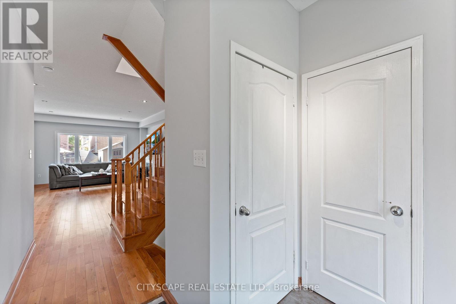 5760 Raftsman Cove Street, Mississauga (Churchill Meadows), Ontario  L5M 7B3 - Photo 8 - W12453661