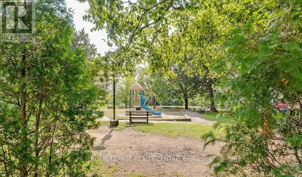 1004 - 3170 Kirwin Avenue, Mississauga, Ontario  L5A 3R1 - Photo 17 - W12453669