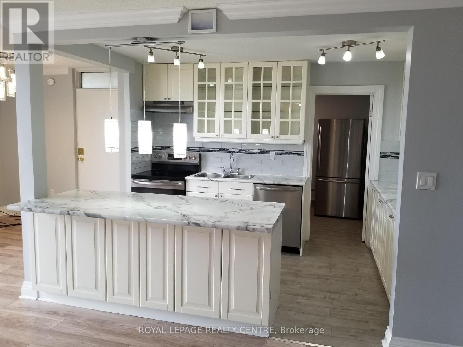 1004 - 3170 Kirwin Avenue, Mississauga, Ontario  L5A 3R1 - Photo 6 - W12453669