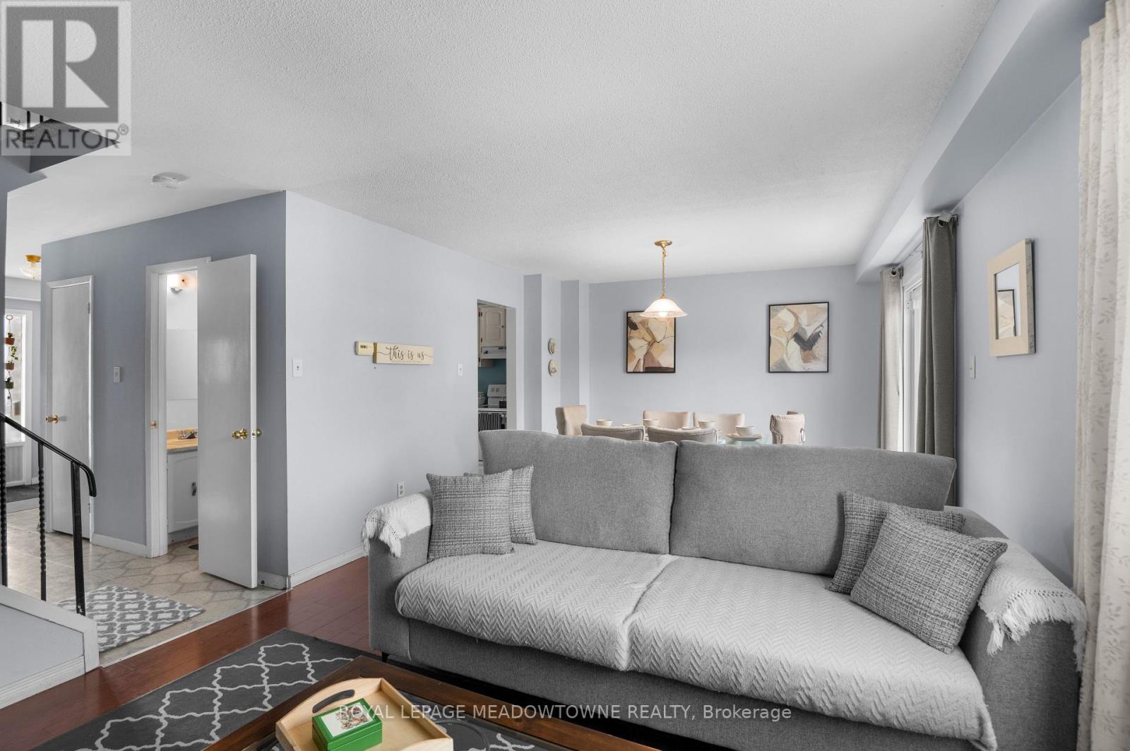 6058 Starfield Crescent, Mississauga (Meadowvale), Ontario  L5N 1X1 - Photo 5 - W12453676