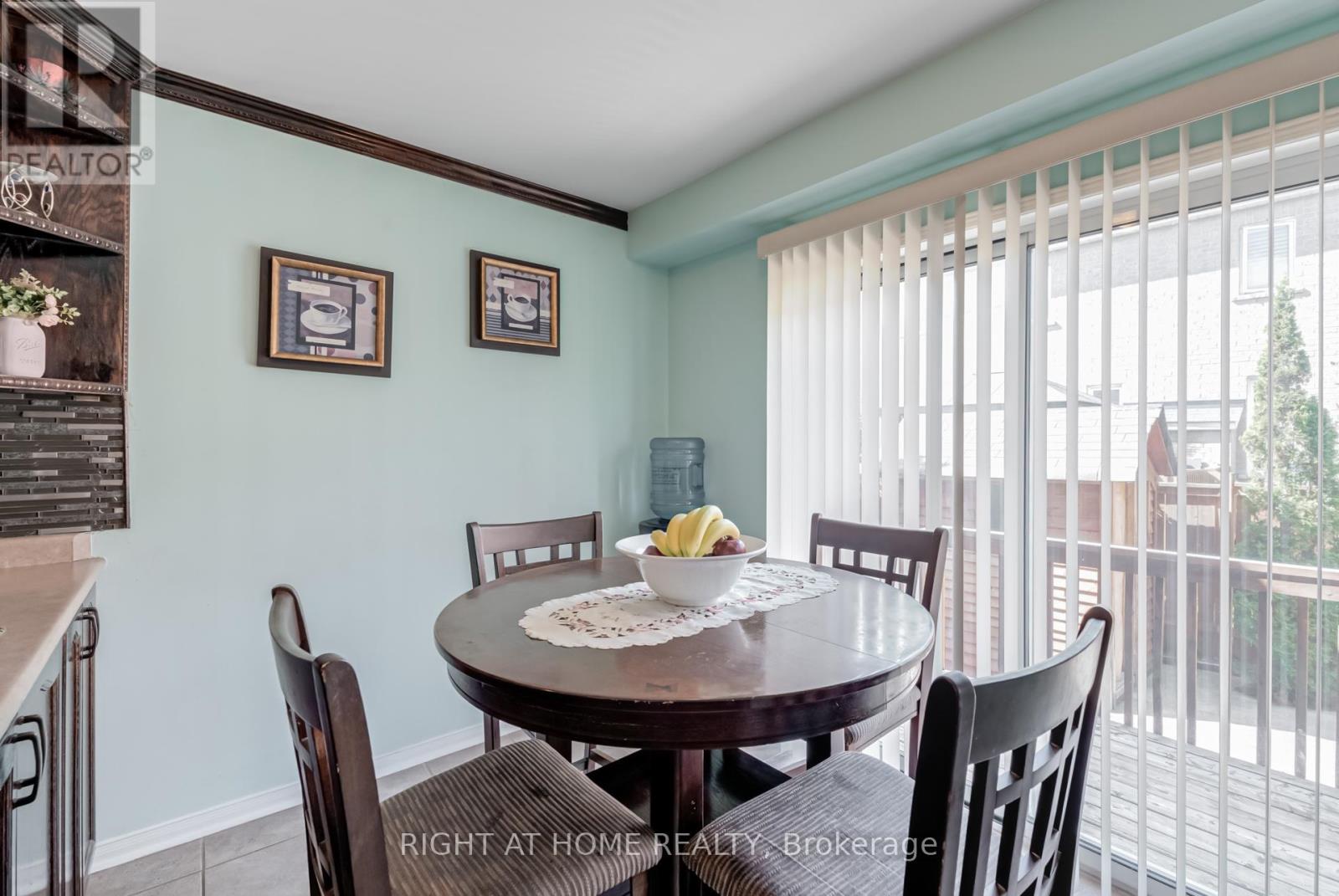 12 Joywill Court, Brampton (Fletcher's Meadow), Ontario  L7A 3T8 - Photo 14 - W12453679