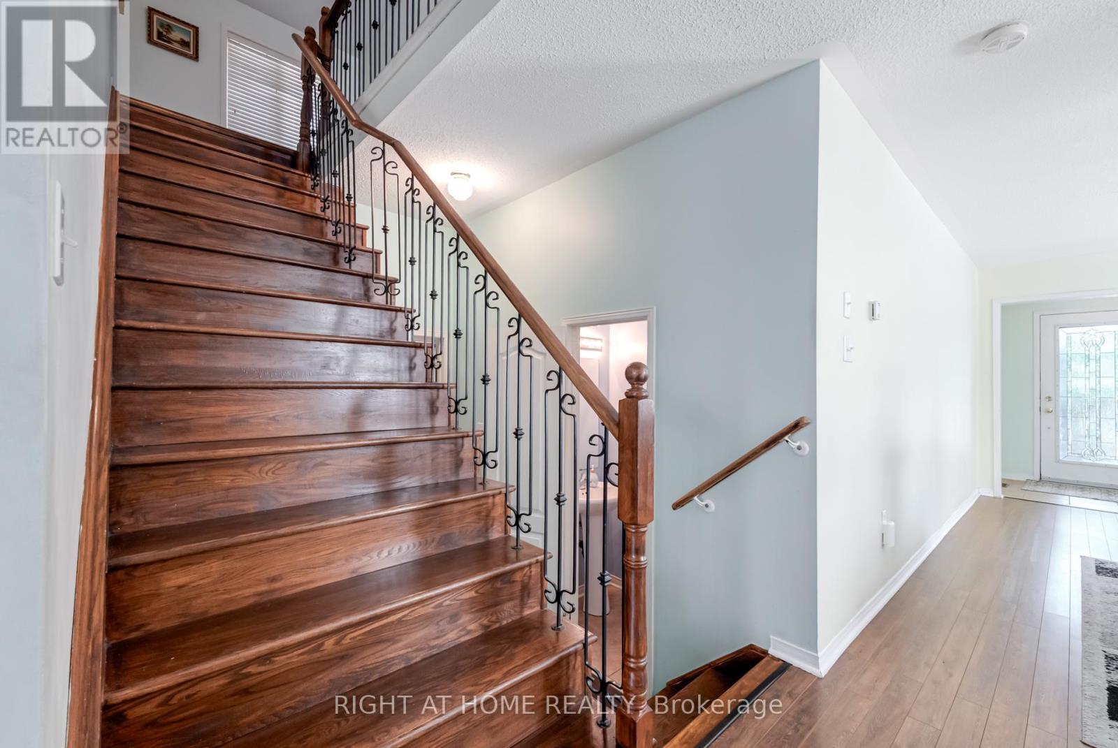 12 Joywill Court, Brampton (Fletcher's Meadow), Ontario  L7A 3T8 - Photo 19 - W12453679