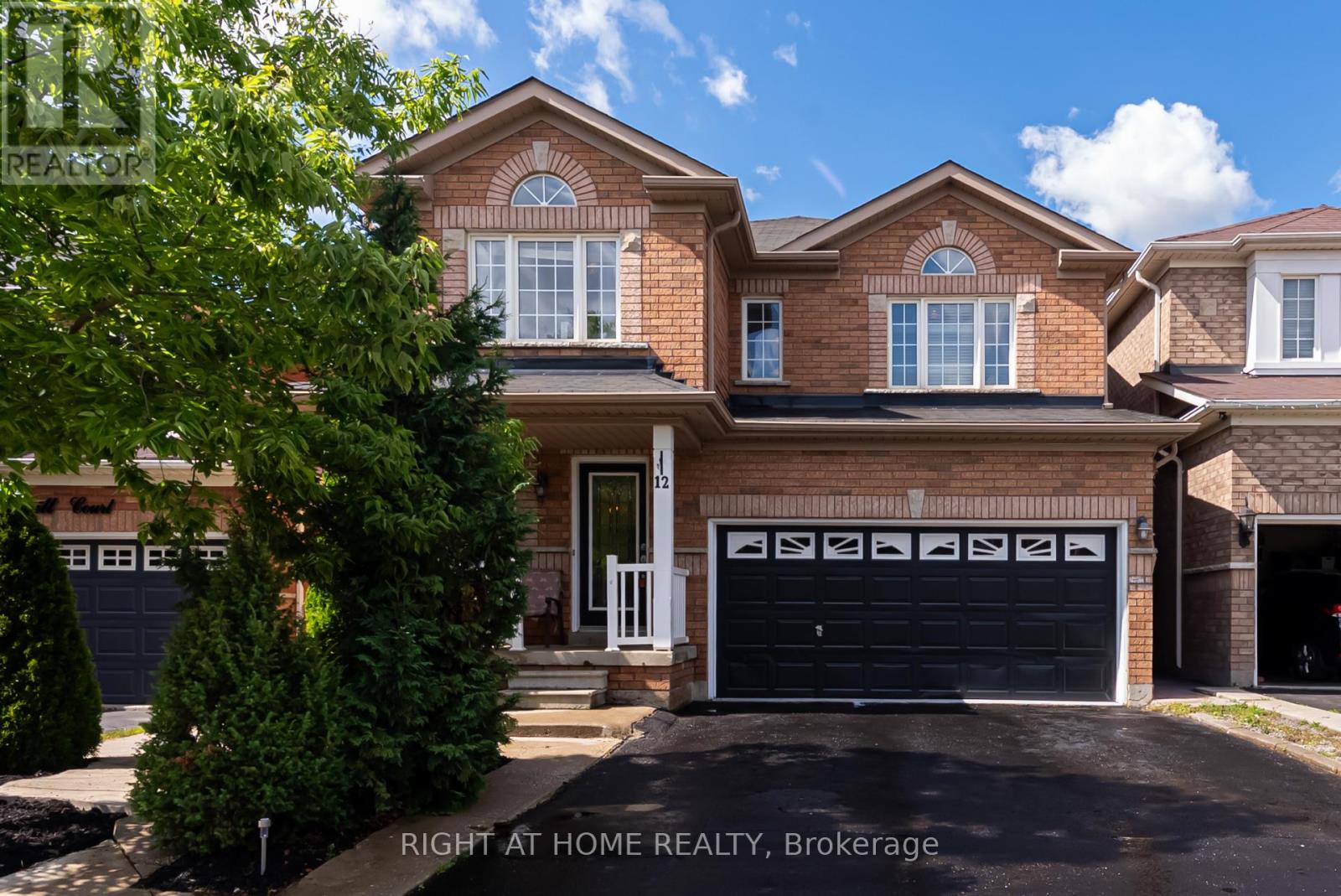 12 Joywill Court, Brampton (Fletcher's Meadow), Ontario  L7A 3T8 - Photo 2 - W12453679