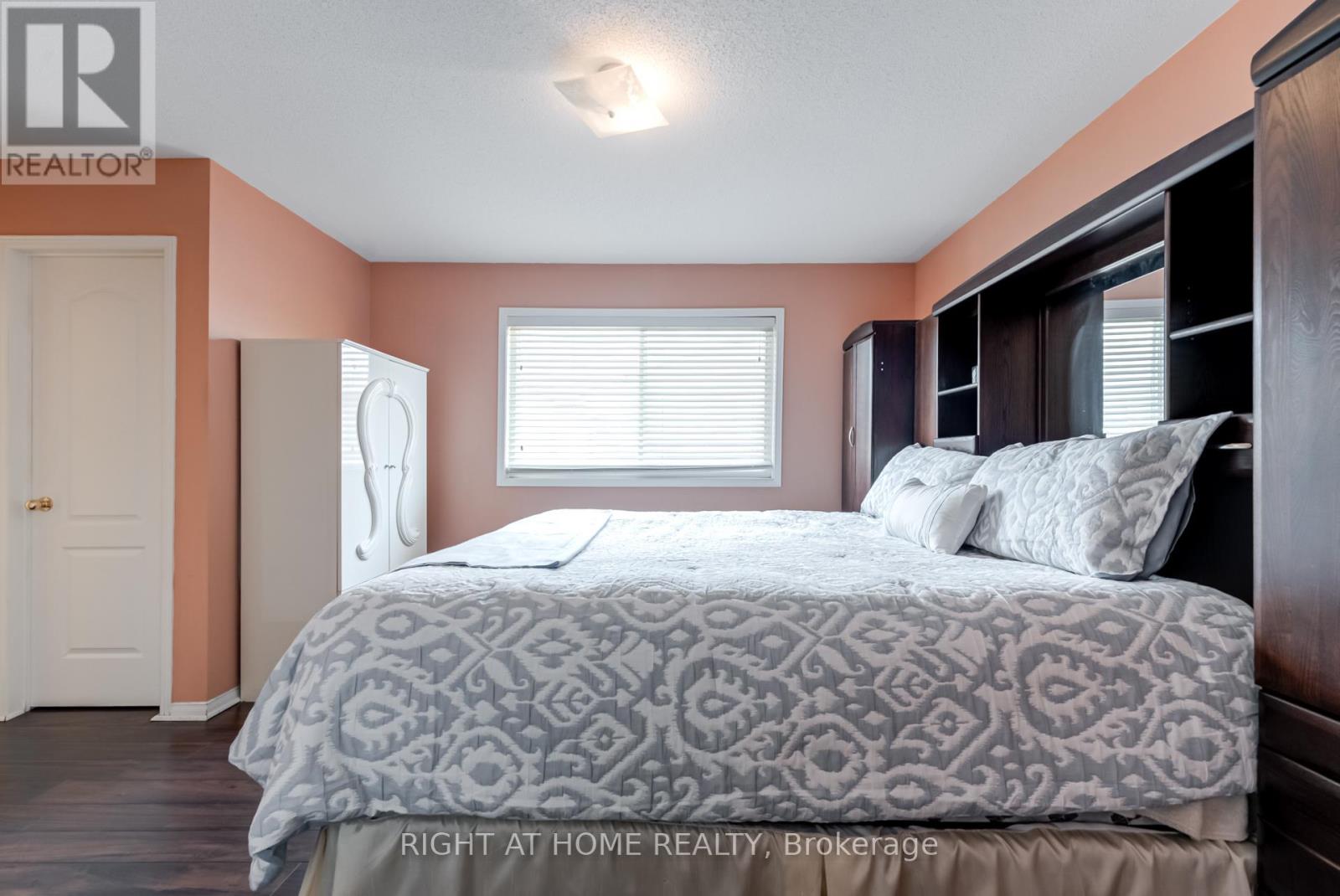 12 Joywill Court, Brampton (Fletcher's Meadow), Ontario  L7A 3T8 - Photo 22 - W12453679