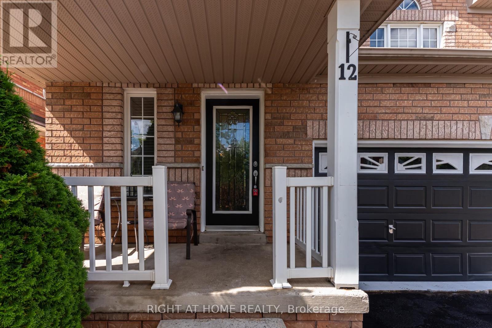 12 Joywill Court, Brampton (Fletcher's Meadow), Ontario  L7A 3T8 - Photo 3 - W12453679
