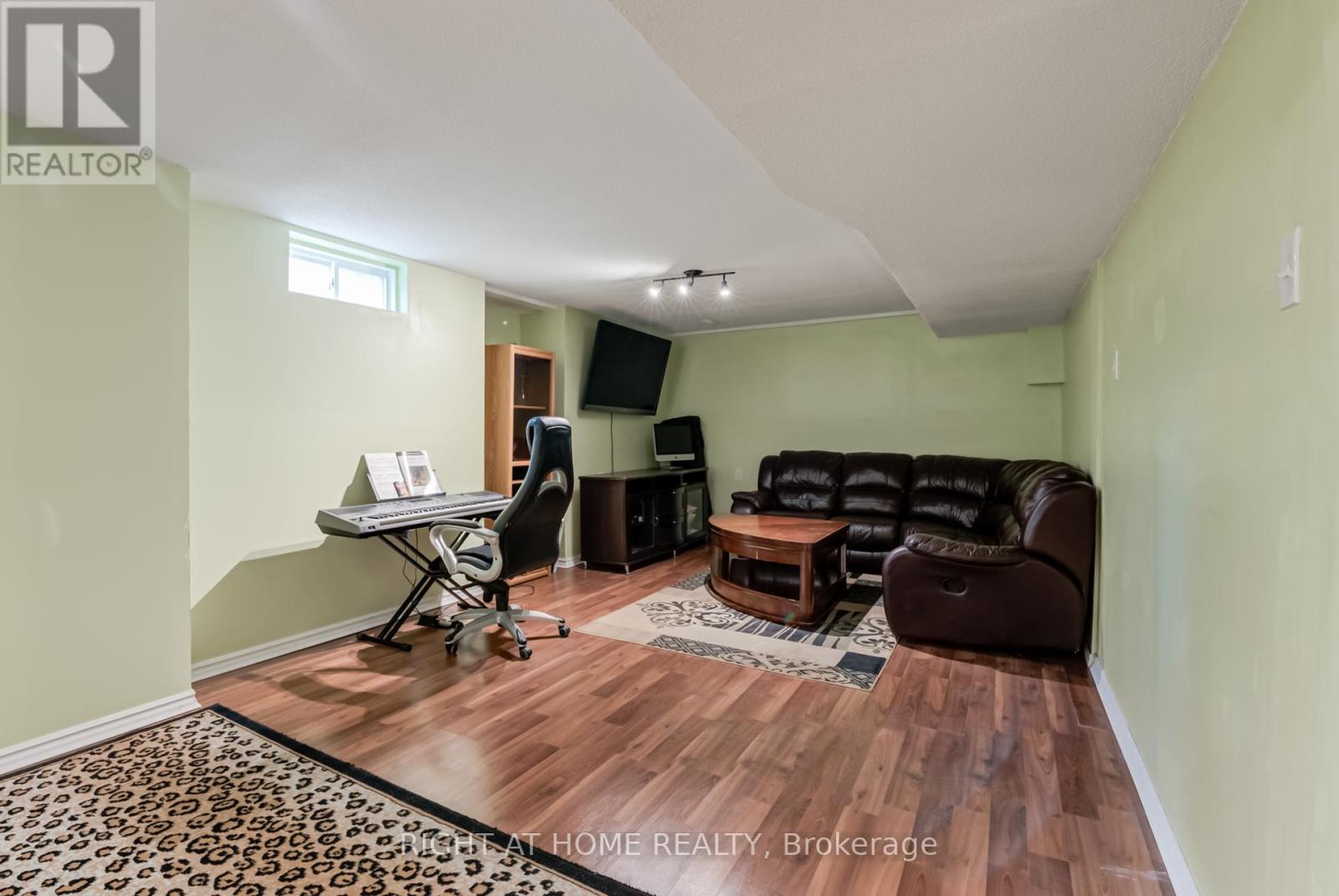 12 Joywill Court, Brampton (Fletcher's Meadow), Ontario  L7A 3T8 - Photo 36 - W12453679