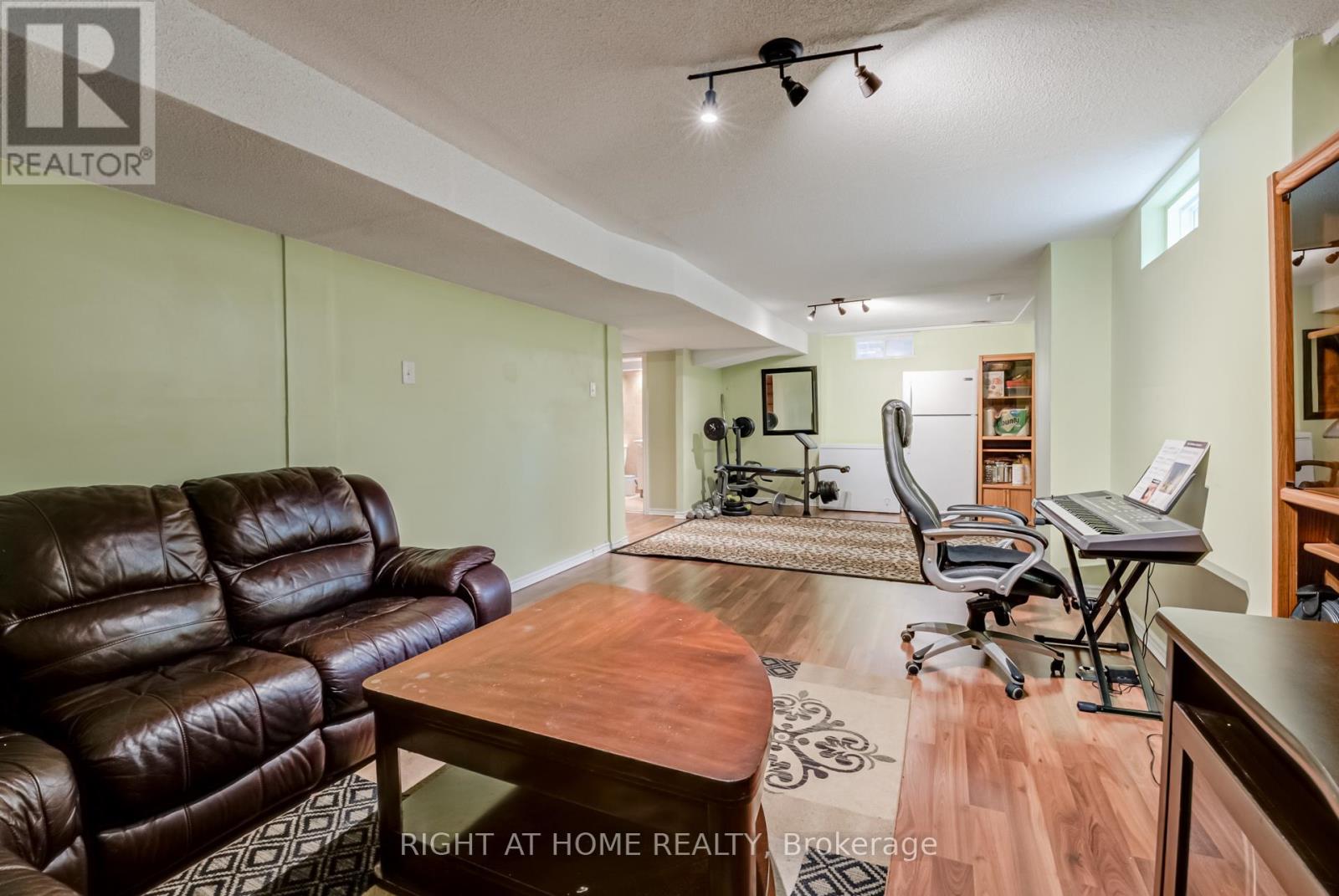 12 Joywill Court, Brampton (Fletcher's Meadow), Ontario  L7A 3T8 - Photo 39 - W12453679