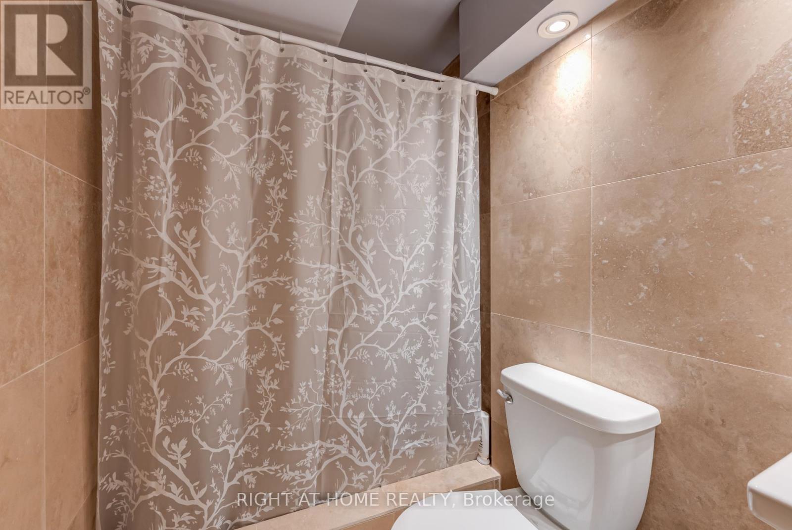 12 Joywill Court, Brampton (Fletcher's Meadow), Ontario  L7A 3T8 - Photo 41 - W12453679