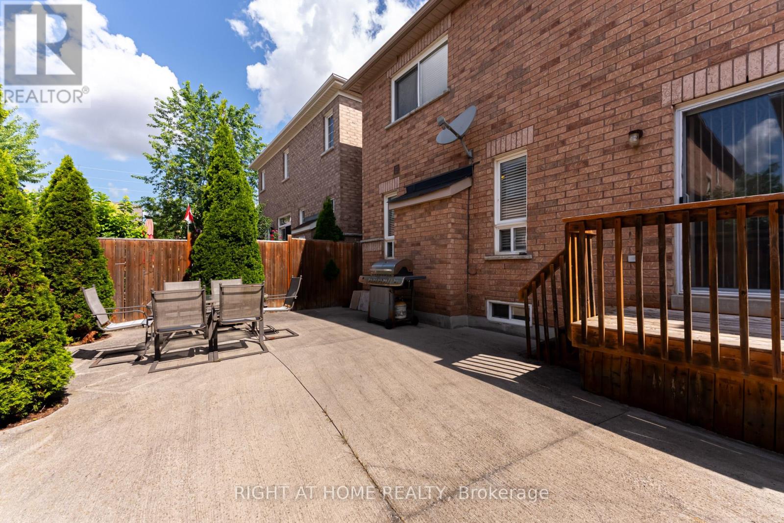 12 Joywill Court, Brampton (Fletcher's Meadow), Ontario  L7A 3T8 - Photo 44 - W12453679