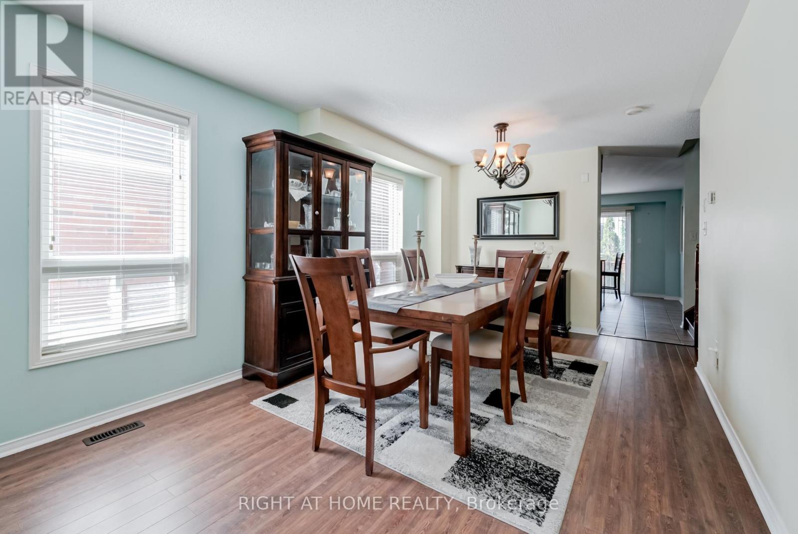 12 Joywill Court, Brampton (Fletcher's Meadow), Ontario  L7A 3T8 - Photo 5 - W12453679