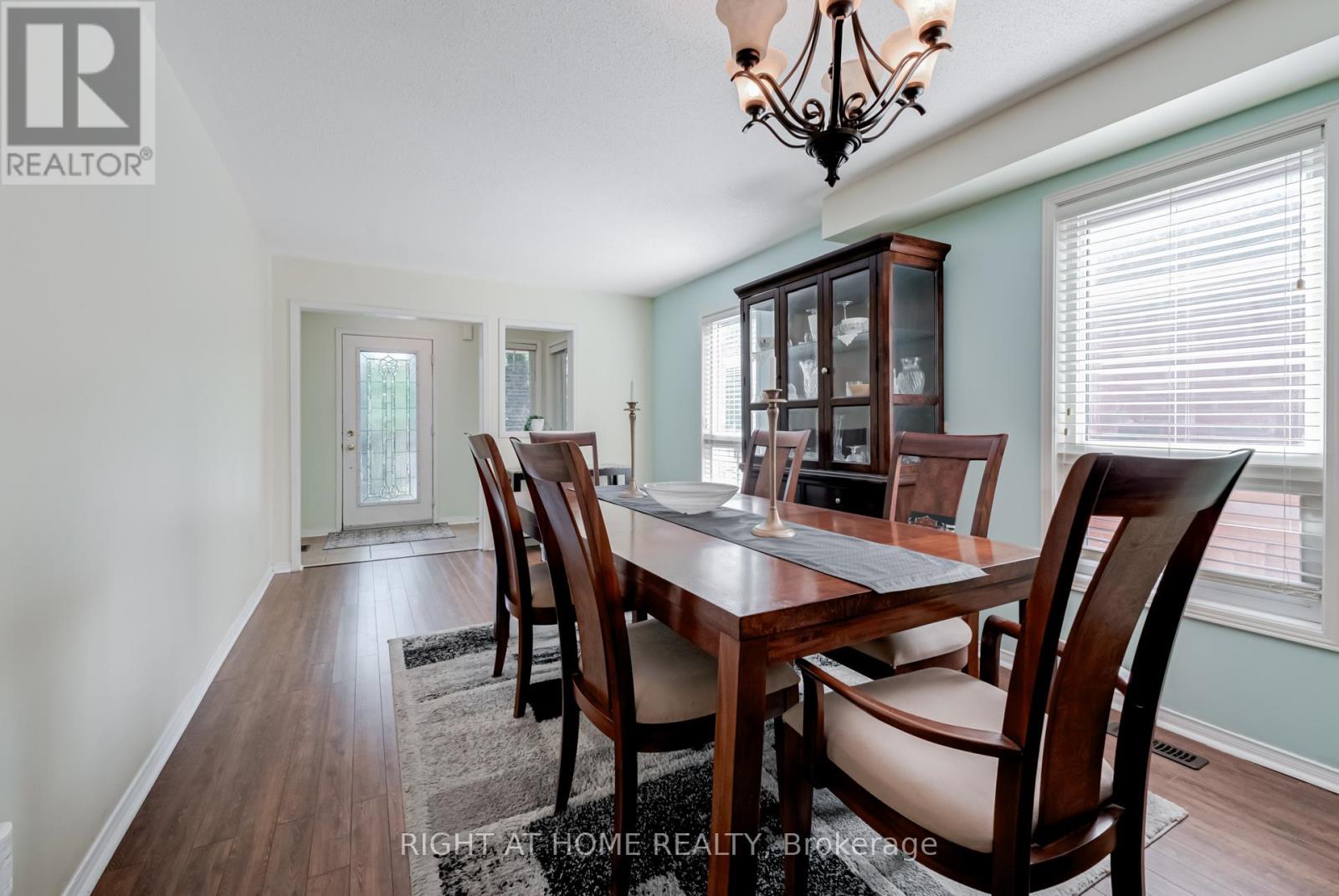12 Joywill Court, Brampton (Fletcher's Meadow), Ontario  L7A 3T8 - Photo 6 - W12453679