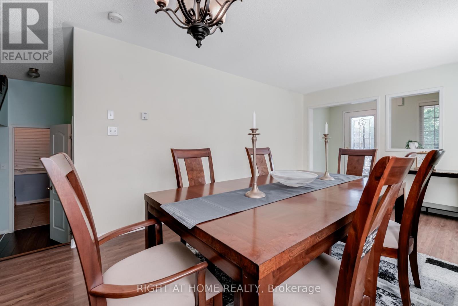 12 Joywill Court, Brampton (Fletcher's Meadow), Ontario  L7A 3T8 - Photo 7 - W12453679