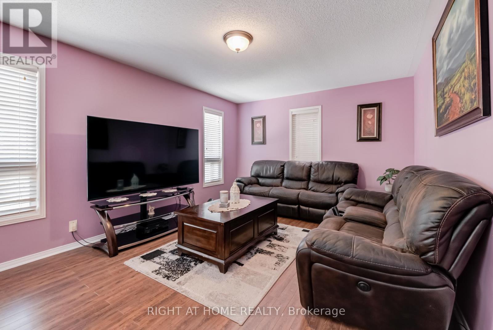 12 Joywill Court, Brampton (Fletcher's Meadow), Ontario  L7A 3T8 - Photo 9 - W12453679