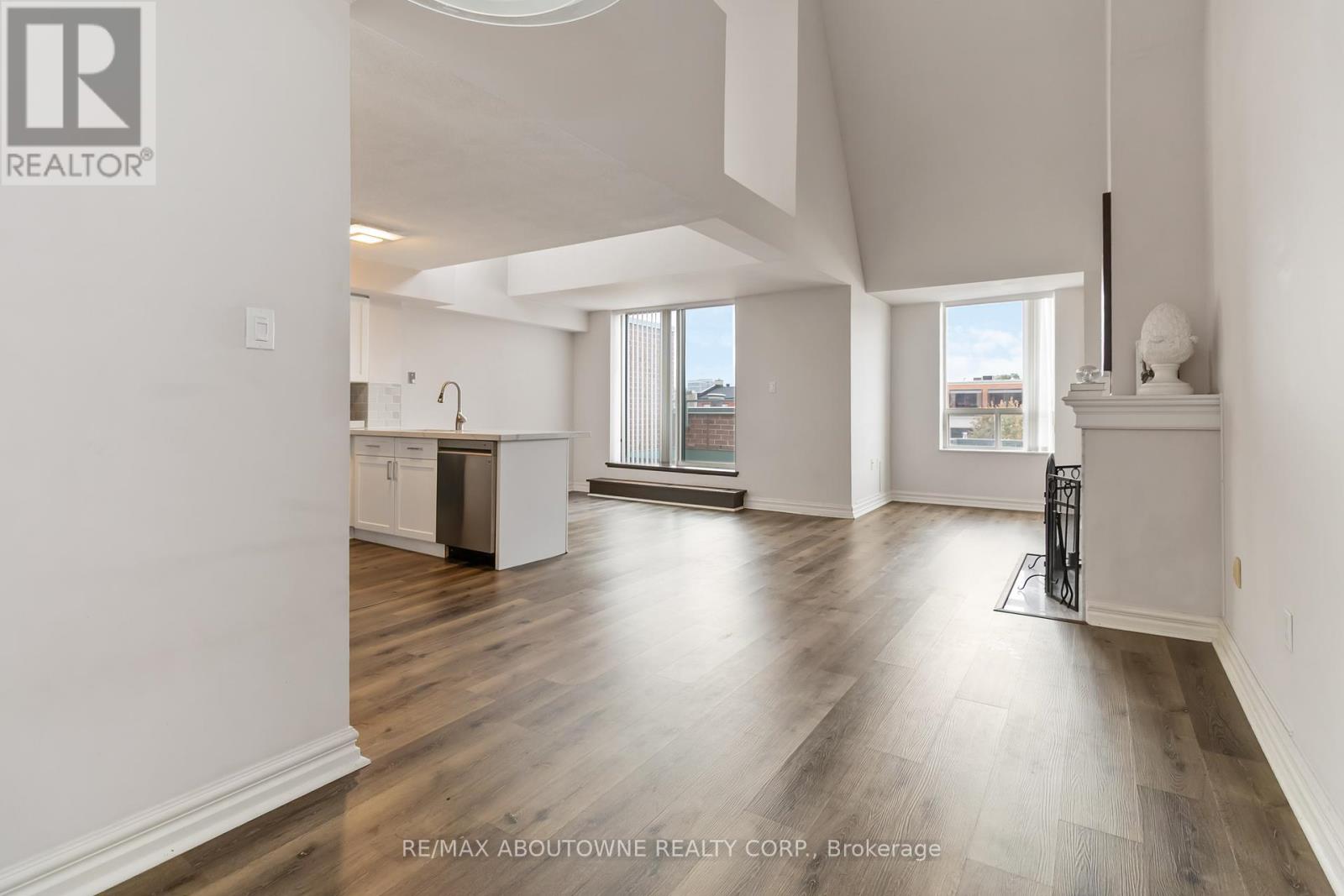 403 - 221 Robinson Street, Oakville, Ontario  L6J 7N9 - Photo 18 - W12453687