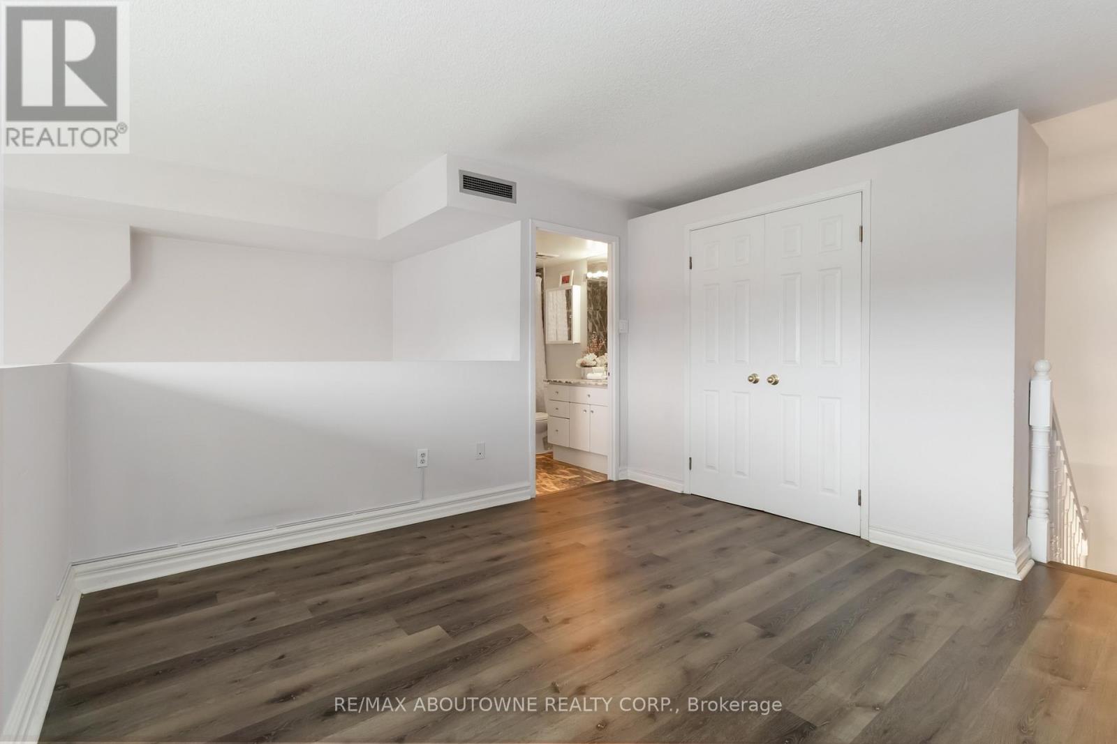 403 - 221 Robinson Street, Oakville, Ontario  L6J 7N9 - Photo 23 - W12453687