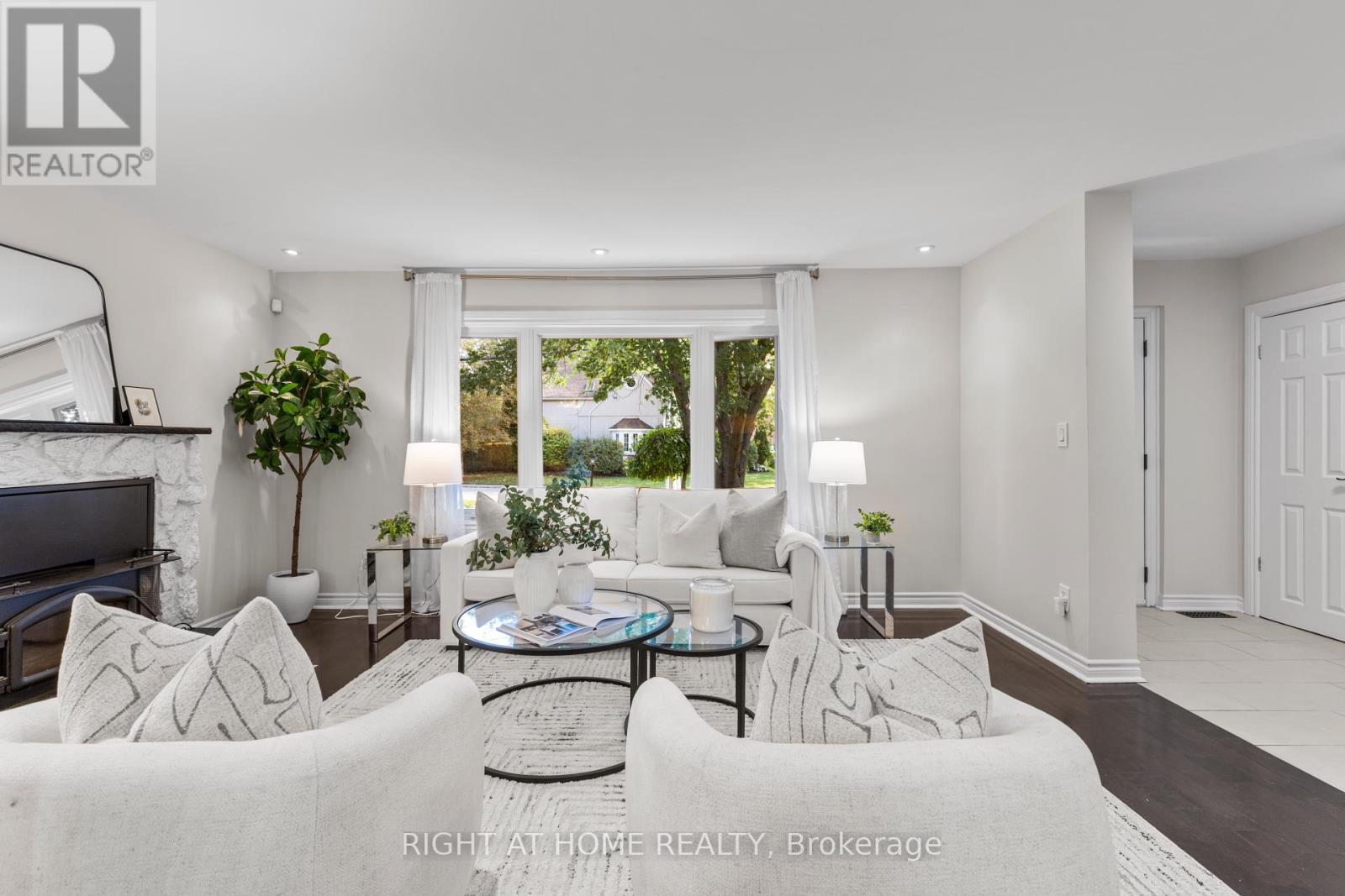 10 Haliburton Avenue, Toronto (Islington-City Centre West), Ontario  M9B 4Y2 - Photo 10 - W12453689