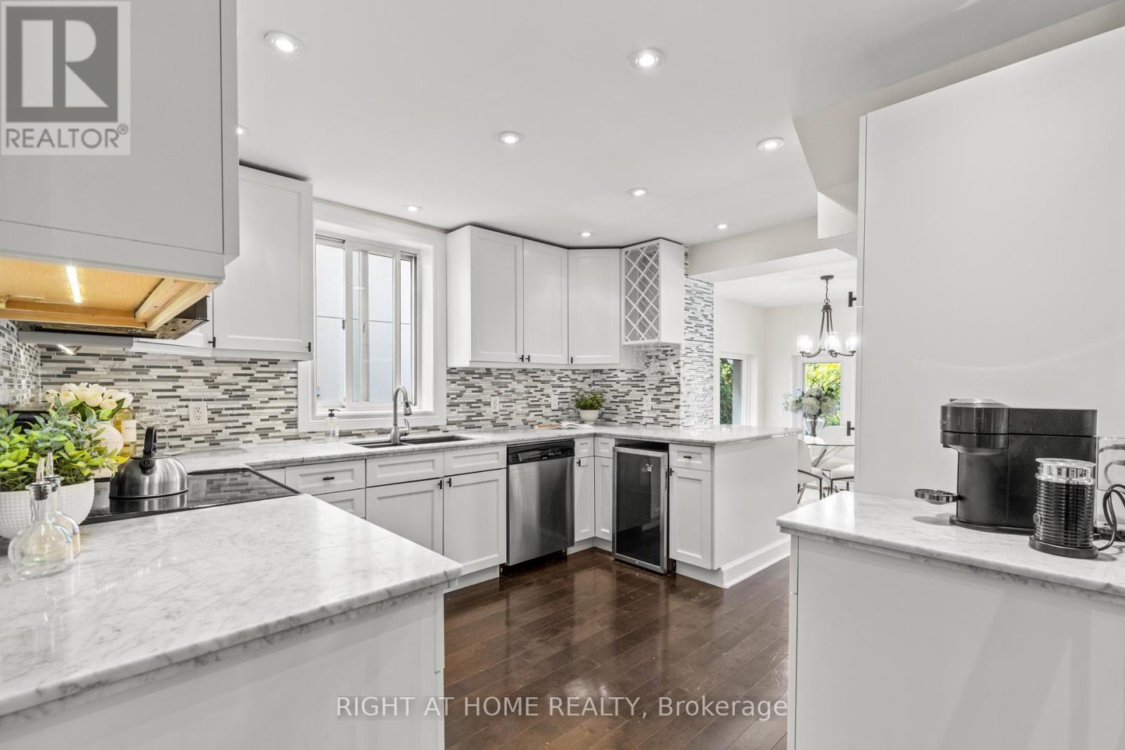 10 Haliburton Avenue, Toronto (Islington-City Centre West), Ontario  M9B 4Y2 - Photo 14 - W12453689