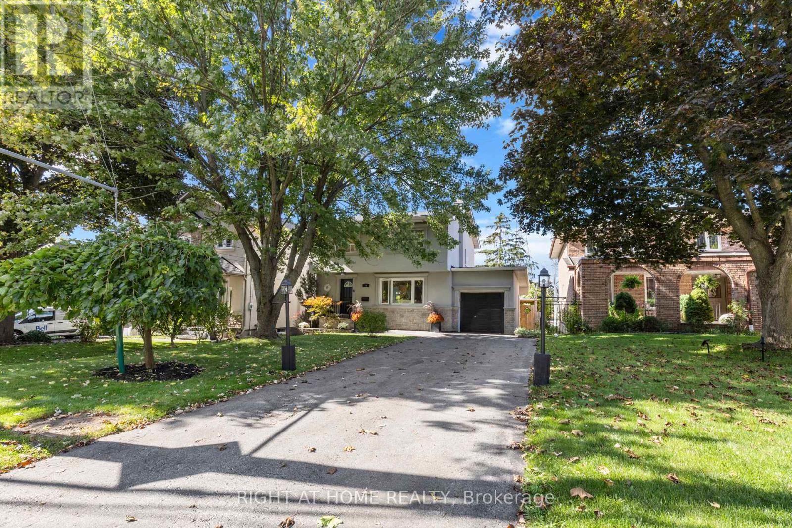 10 Haliburton Avenue, Toronto (Islington-City Centre West), Ontario  M9B 4Y2 - Photo 2 - W12453689