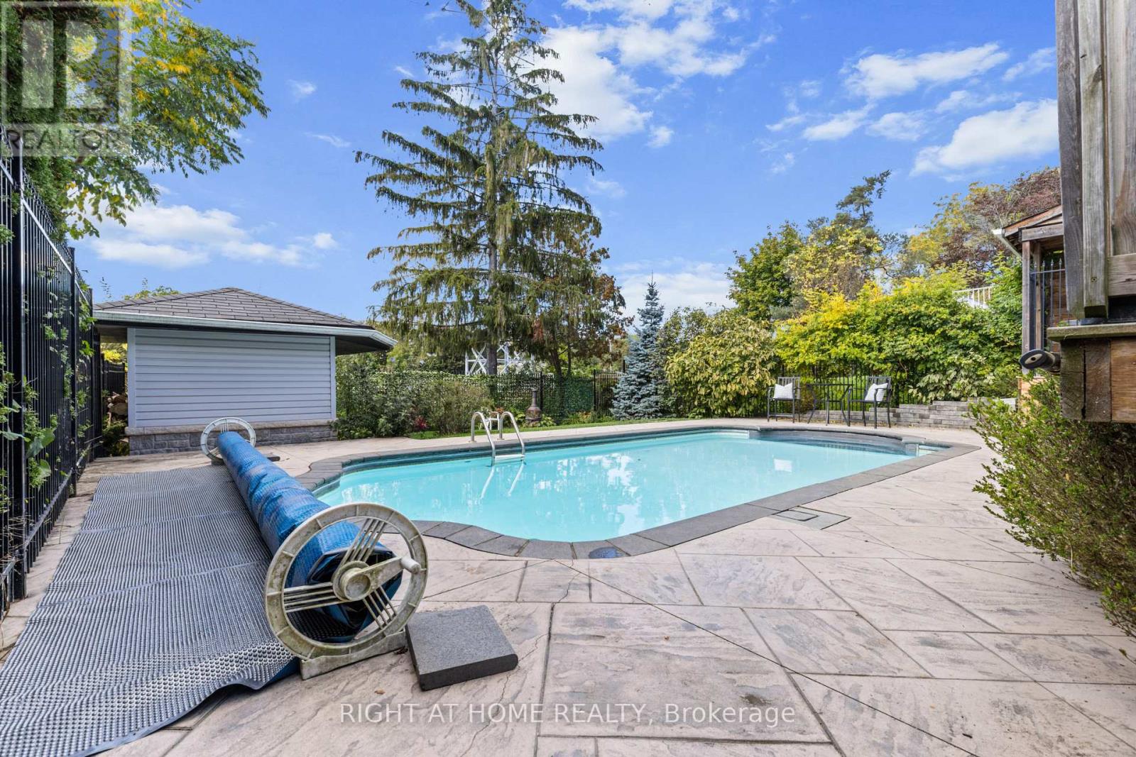 10 Haliburton Avenue, Toronto (Islington-City Centre West), Ontario  M9B 4Y2 - Photo 44 - W12453689