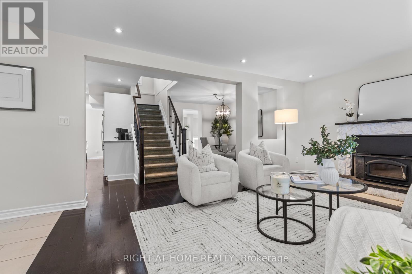 10 Haliburton Avenue, Toronto (Islington-City Centre West), Ontario  M9B 4Y2 - Photo 7 - W12453689