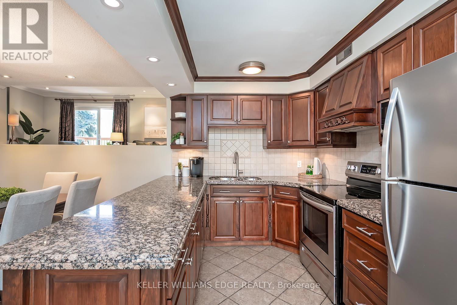 2100 Worthington Drive, Oakville, Ontario  L6L 1E3 - Photo 10 - W12453690