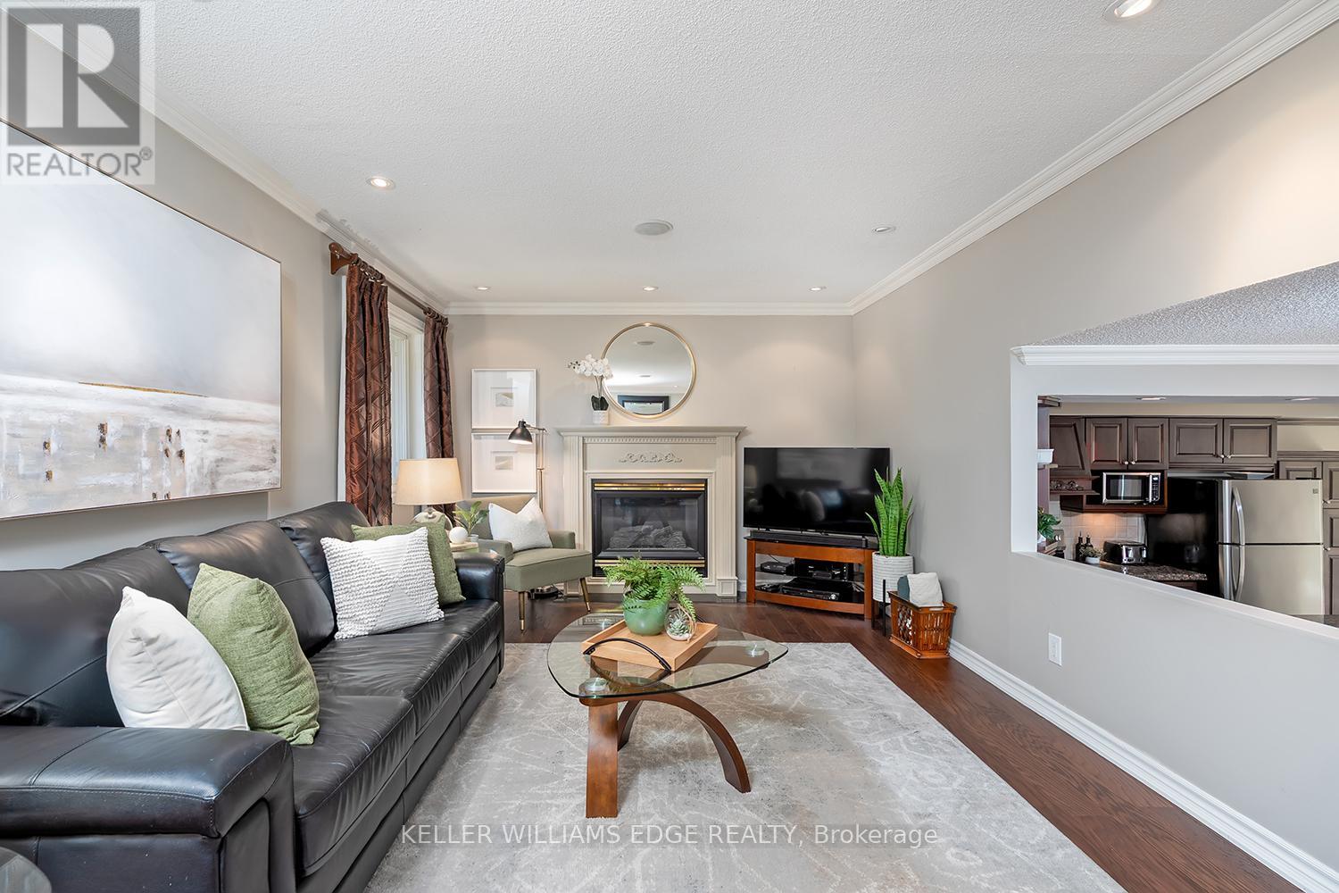 2100 Worthington Drive, Oakville, Ontario  L6L 1E3 - Photo 14 - W12453690