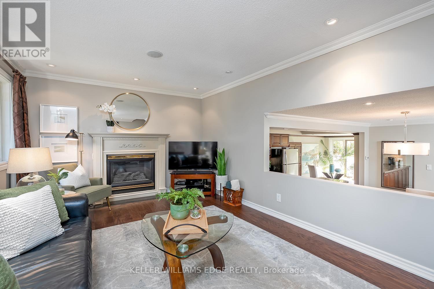 2100 Worthington Drive, Oakville, Ontario  L6L 1E3 - Photo 15 - W12453690