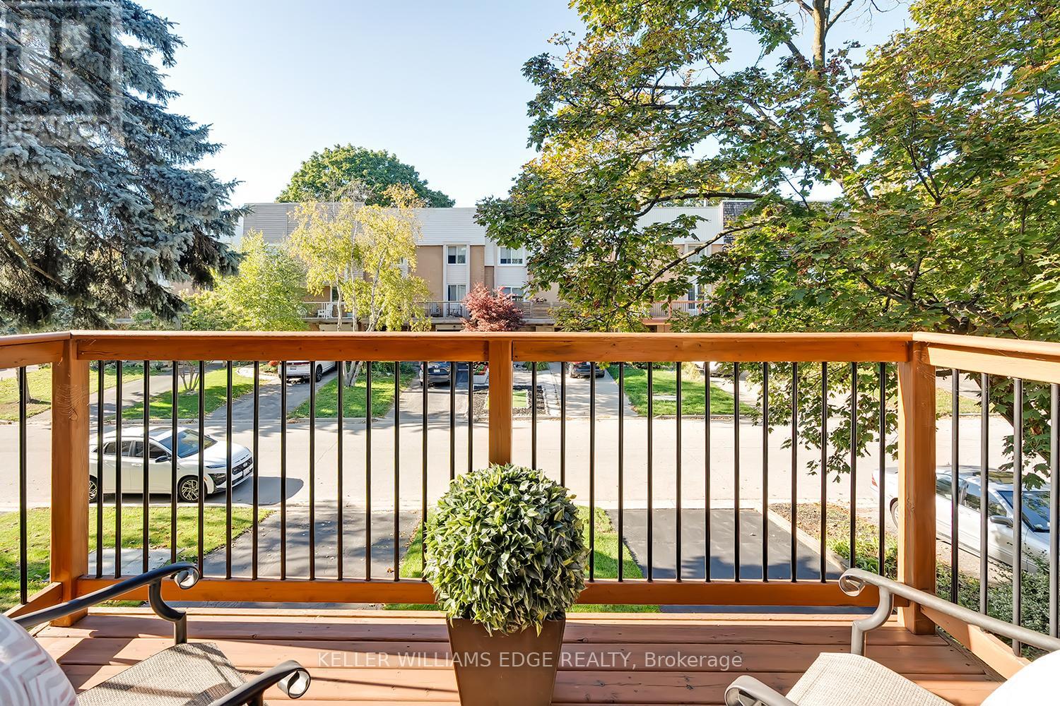 2100 Worthington Drive, Oakville, Ontario  L6L 1E3 - Photo 19 - W12453690