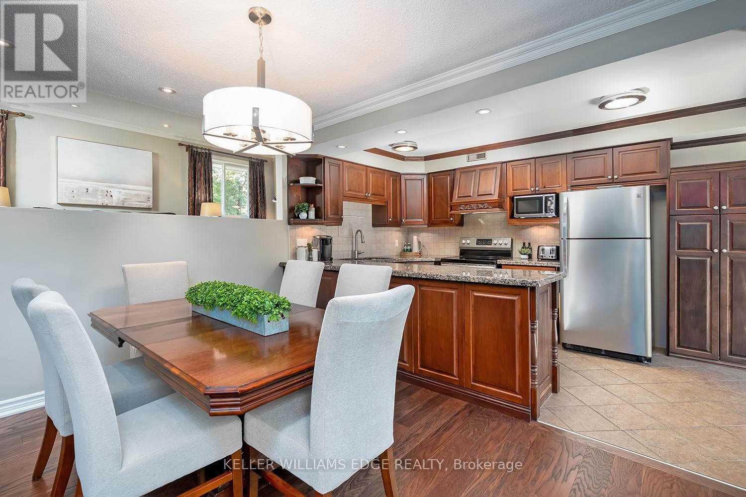 2100 Worthington Drive, Oakville, Ontario  L6L 1E3 - Photo 8 - W12453690