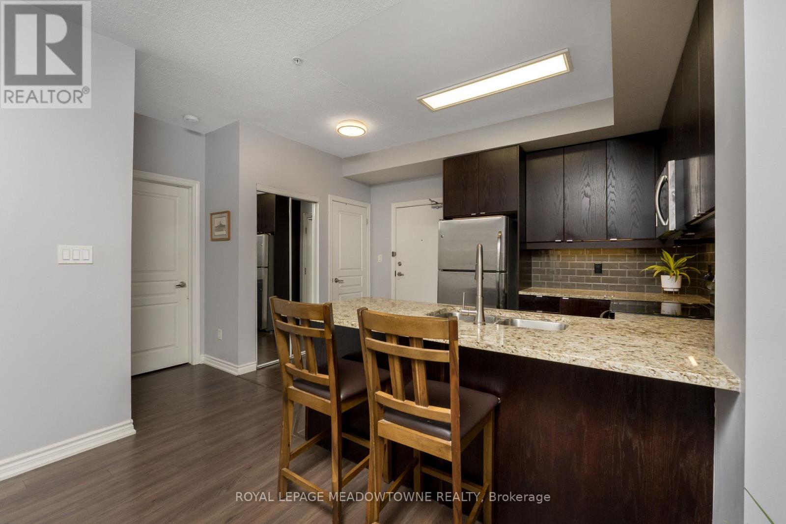 125 - 570 Lolita Gardens, Mississauga (Mississauga Valleys), Ontario  L5A 0A1 - Photo 12 - W12453713